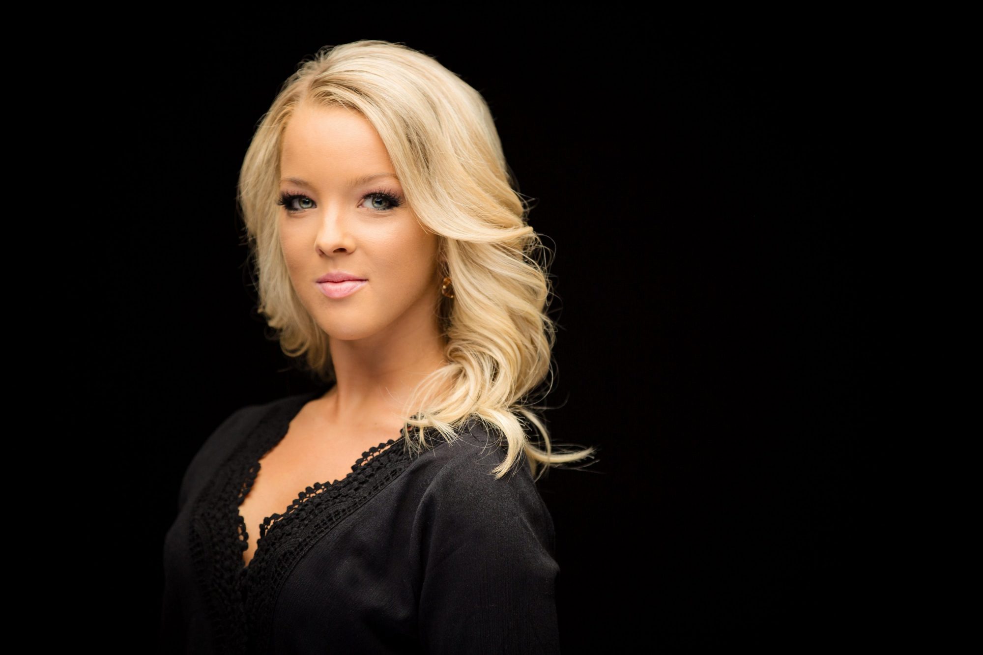 Female Headshot, Cincinnati Bengals, Ben-gal Cheerleader, Studio, Photography, Portraiture, Columbus, Ohio